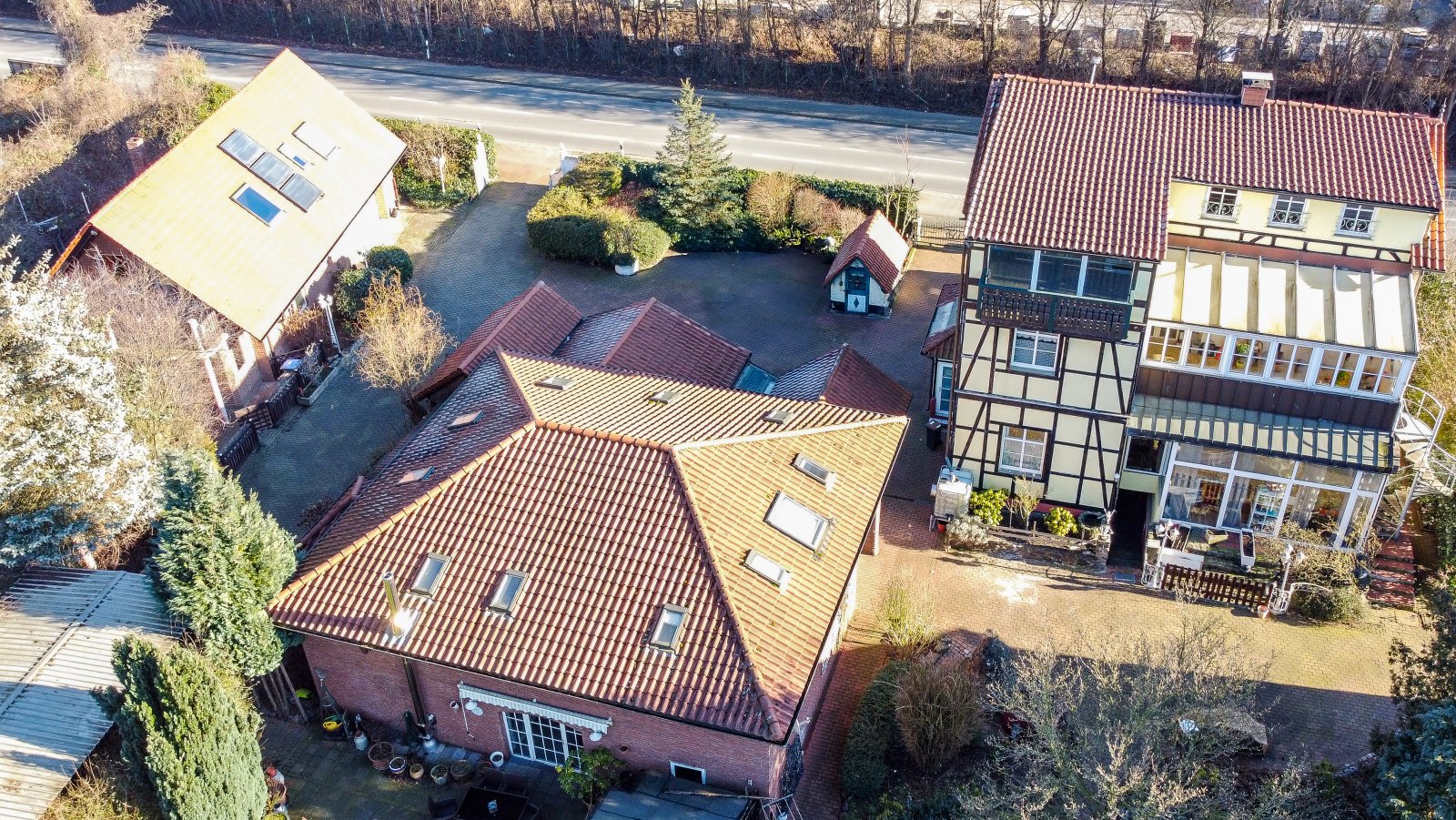 Rentables Wohnensemble mit Mehrfamilienhaus, Einfamilienhaus und Bungalow – auch einzeln erwerbbar Rentables Wohnensemble mit Mehrfamilienhaus, Einfamilienhaus und Bungalow – auch einzeln erwerbbar